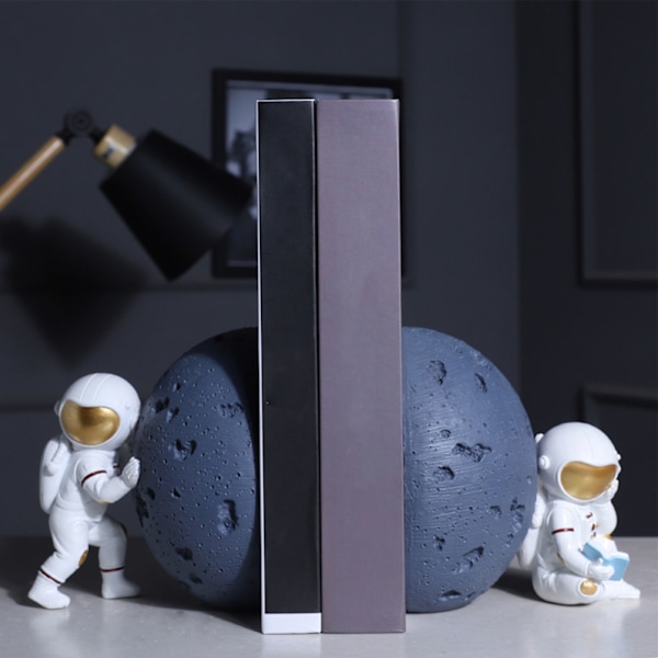 Stjärnklara Bokstöd Astronaut, Rymdinredning För Moderna Bokhyllor, Kraftigt Resinmaterial, Halkfri Bas Säkerställer Stabilitet, Multifunktionellt Kontor