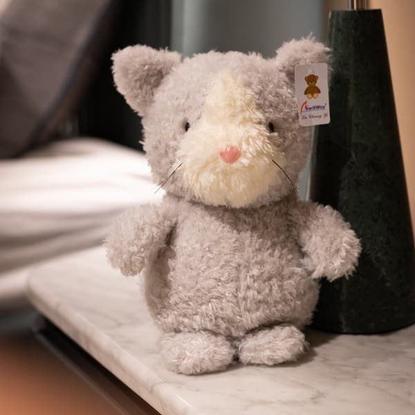 Jellycat kosedyr capybara grå 20cm krøllete rotte
