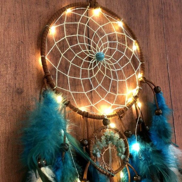 Drømmefanger Blå med fjer og LED Fairy Lights Håndlavet