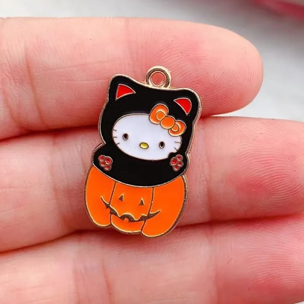 10 kpl Halloween-teemaisia ​​emaloituja kissan riipuksia korujen valmistukseen, korvakoruihin, rannekkeisiin, kaulakoruihin, DIY-tarvikkeisiin Black Zinc Plated
