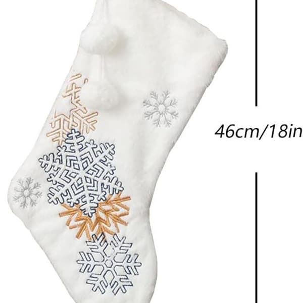 Pakke med 4 hvide julestrømper, 18 store julestrømper KLB