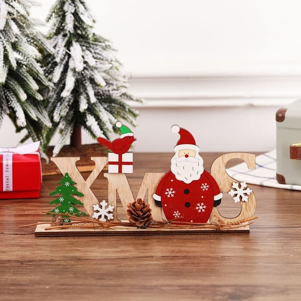 Juldekoration i trä med bokstäver, tomte, snögubbe KLB
