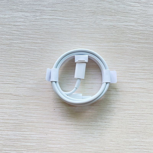 20w nopea laturi + usb-c lightning -kaapeli iPhone SE 2020 KLB:lle