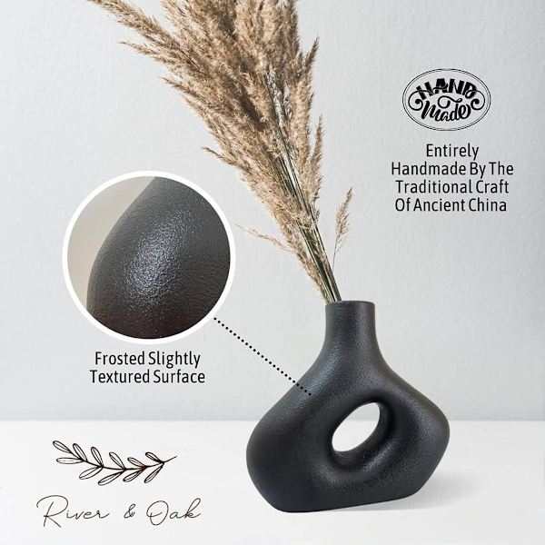 Cirkel vase - mat sort geometrisk donut vase. Nordisk