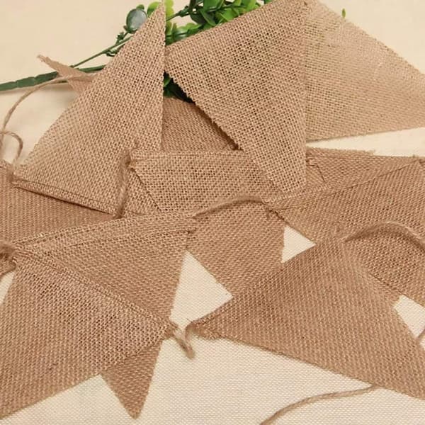 Vimpler av stoff og lin, trekantede dekorative flagg