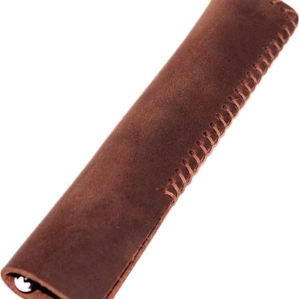 Håndlavet enkelt pennetui lavet af ægte læder i vintage brun KLB