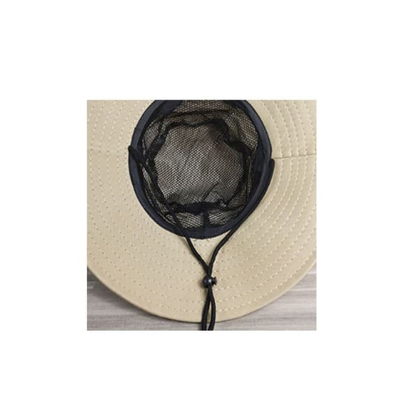 En beige mesh sommer solhat til mænd