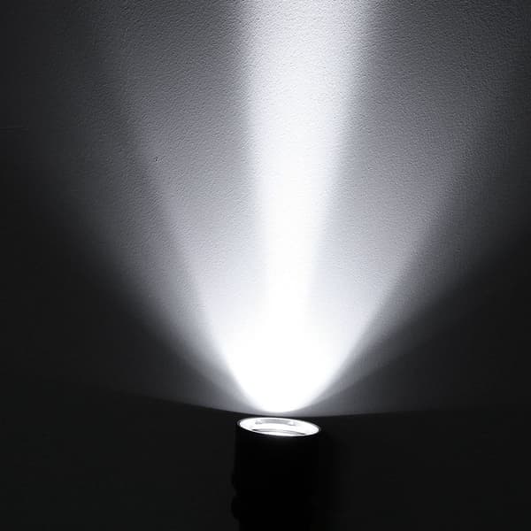 Ulkoilman vedenpitävä LED-taskulamppu, korkea valaistus KLB
