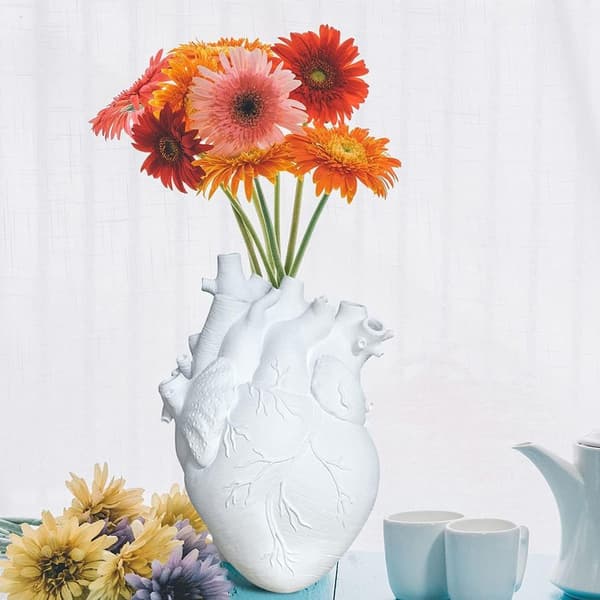 Hjärtformade plastblomvaser för hem och vardagsrum, romantiska