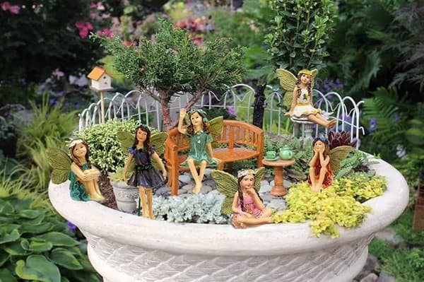 Miniatyyrihaltijahahmoset Puutarhakoristeeksi
