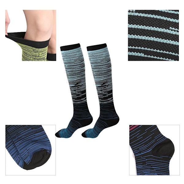 Fuktreglerande tubsockar i multipack. Svart med blå ränder KLB