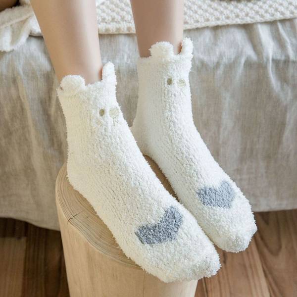 Fluffy sko og sokker til vinter, Fluffy mikrofiber crew sokker, Hvid KLB
