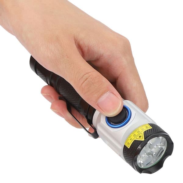 Tehokas G2X-sarjan LED-taskulamppu, jossa on tukeva KLB-kotelo