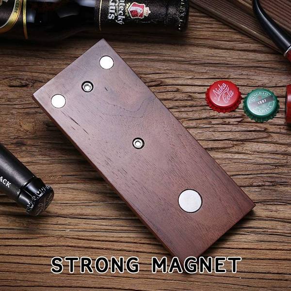 Seinälle kiinnitettävä pullonavaaja magneettisella korkin kerääjällä, jääkaapin pidike magneeteilla KLB