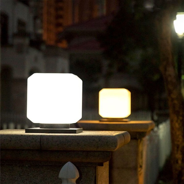 003 Solcells kvadratisk utomhusstolpe, LED vattentät vägglampa, storlek: 30 cm (var