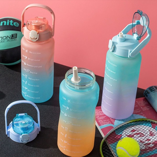 2000ml Gradient Tidsskala Blå Sport Vattenflaska KLB