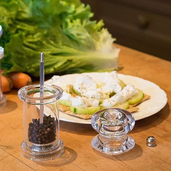 Salt- og peberkværne, herunder præcisionsmekanismer, farveæske