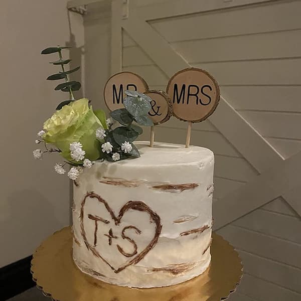 Mr & Mrs Toppers i naturligt træ til bryllupskage - Chic Rustic Wedding