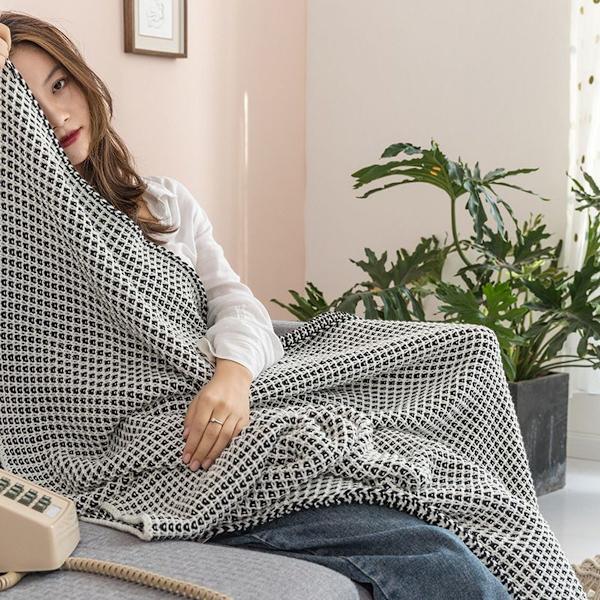 Grovt strikket teppe, mykt, kabelmønster, pledd til sofa