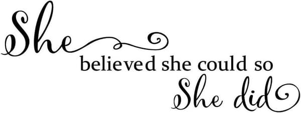 Utskårne separate bokstaver \"She Believed She Could So She Did\" - veggdekor, i