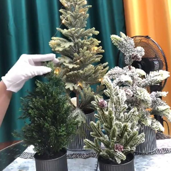 Flot kunstigt juletræ Desktop Cedar juletræ A KLB