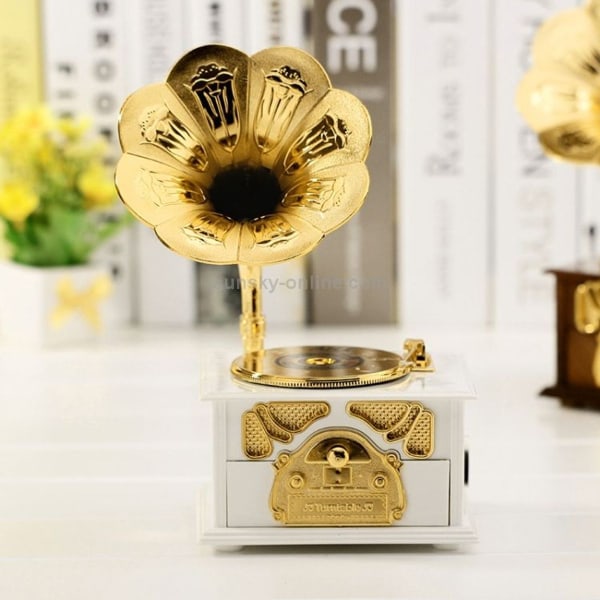 BY09 Retro Nostalgic Gramophone Music Box Ornament Sky City Music Box Random F