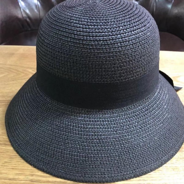 Musta taitettava naisten hattu, kesähattu, leveälierinen aurinkohattu, leukahihna