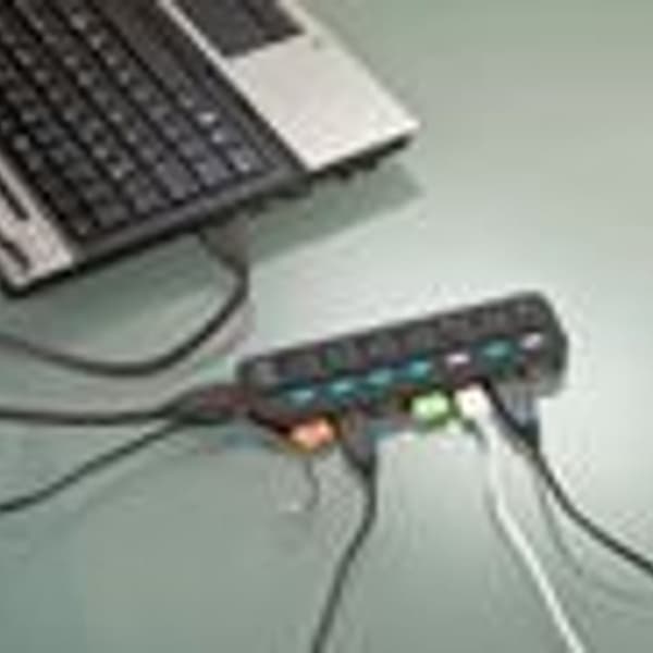 USB-multikontakt: Aktiv USB 3.0-hubb med 7 portar, individuellt omkopplingsbar, KLB