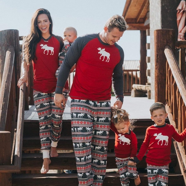Lazy One Christmas Pyjamassæt, matchende familiepyjamas til KLB