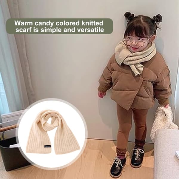 Stickad barnscarf 2-pack varm beige + ljusgrön utomhus