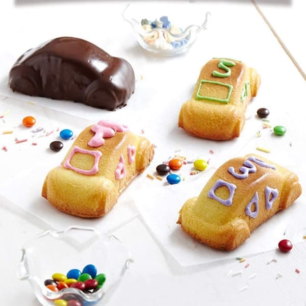 Silikonform för Muffins,Cupcake,Choklad,Pudding och Gelé -Cartoon bil