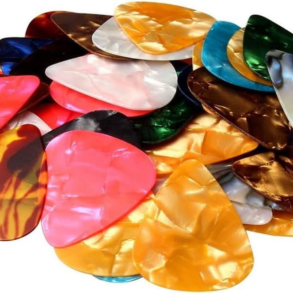 Plektrum Set 8 - Akustiska gitarrplektrum tillverkade av slitstarka material KLB
