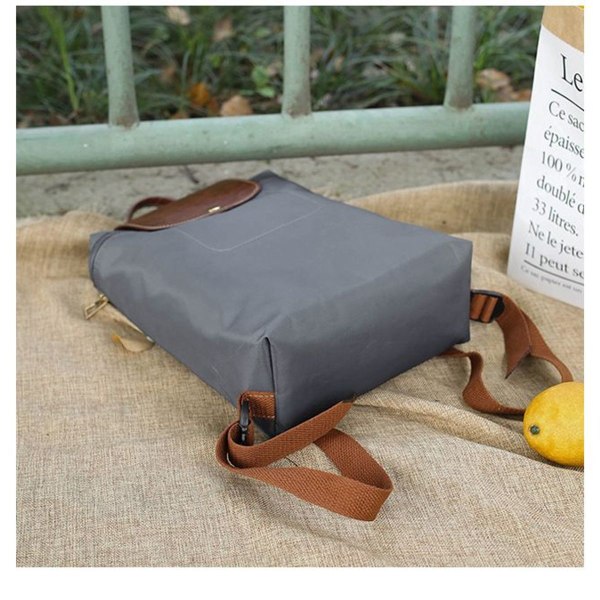 Enfärgad ryggsäck, casual liten fyrkantig väska för kvinnor