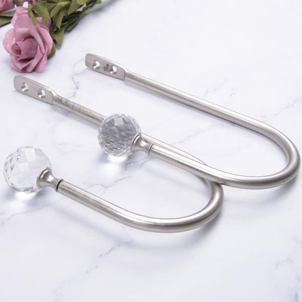 2 st U-formade gardiner med transparenta kristallkulor för väggdekor, silver