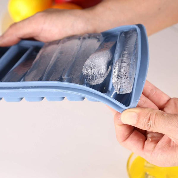 Isterningbakke til vandflasker lavet af silikone og plast, 2-pak