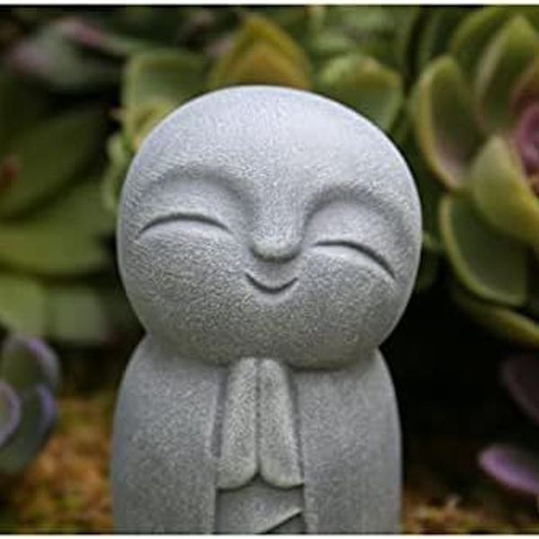 Munk leende Buddha staty, perfekt dekoration för ditt hem