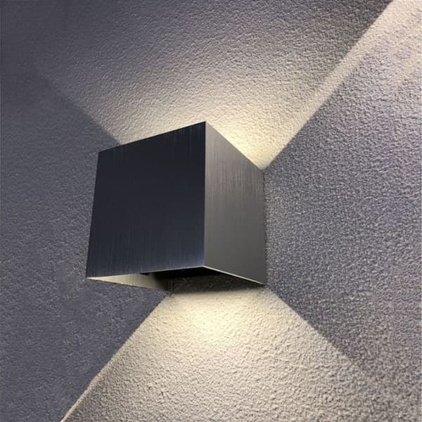 GHB 7W LED væglampe med justerbar sort KLB