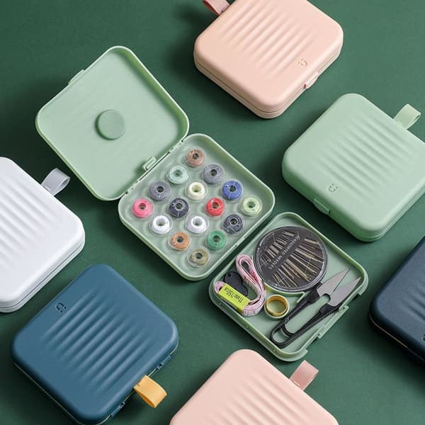 Magnetisk sybox för på språng