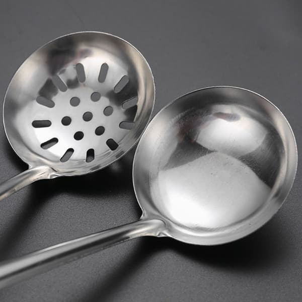 Sett med rustfritt stål bestikk, serveringsbestikk, skummet