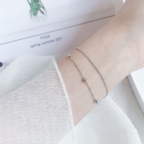 Dubbelskiktat armband, elegant och enkelt för kvinnor