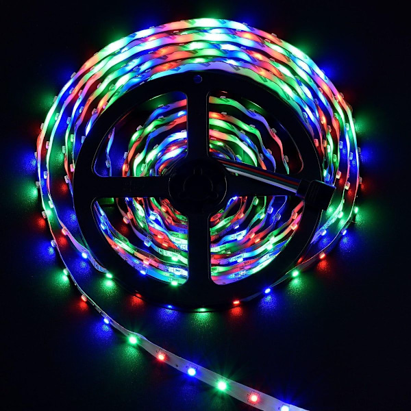 Juskys LED-stripe 5m med fjernkontroll og strømforsyning kan forkortes på en selvklebende måte KLB