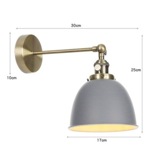 Moderne loftslampe i halvrundt design med grå metalkappe