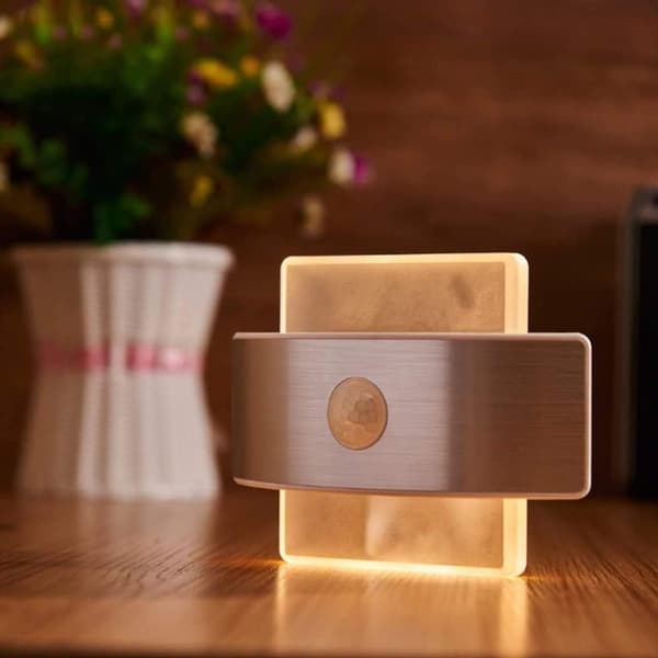LED-nattlampa med rörelsesensor, driven av KLB
