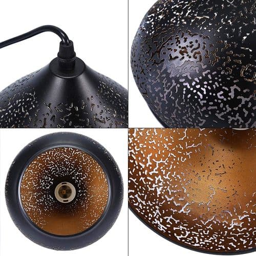 Pendellampe med perforeret design i sort og guld metal