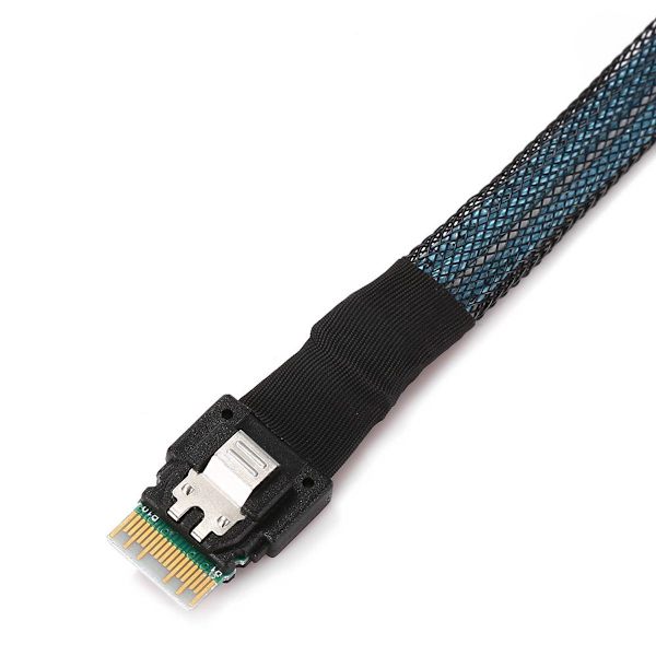 Cable Matters sisäinen 12G U.2 -kaapeli (Mini SAS HD - U.2, SFF-8643 -