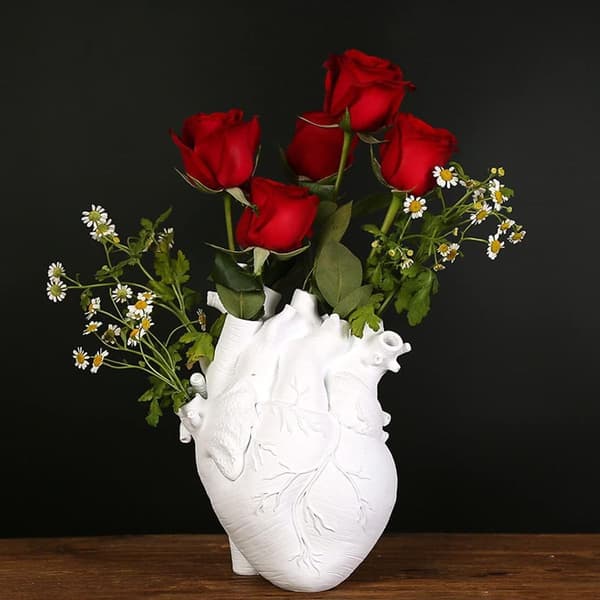 Hjärtformade plastblomvaser för hem och vardagsrum, romantiska