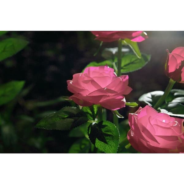 Solcelledrevne blomsterformede hagelamper til hagedekorasjon -- rosa KLB