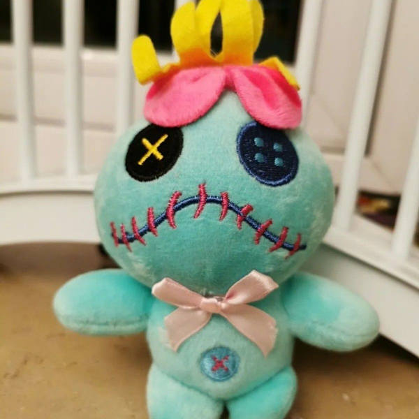 Scrumps - Lilo ja Stitch - Täytetty eläin - Anime - Pehmolelu - Riippuva - 10 cm - KLB