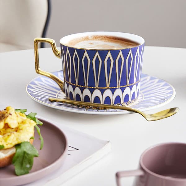 Kaffekopp med fat och sked, 2007 ml porslin