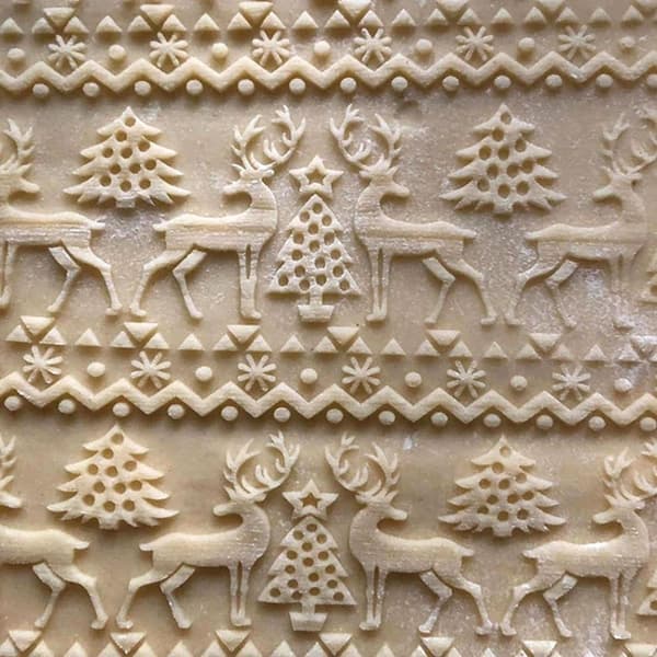 Juleembosert trevalse, gravert preget valse med KLB